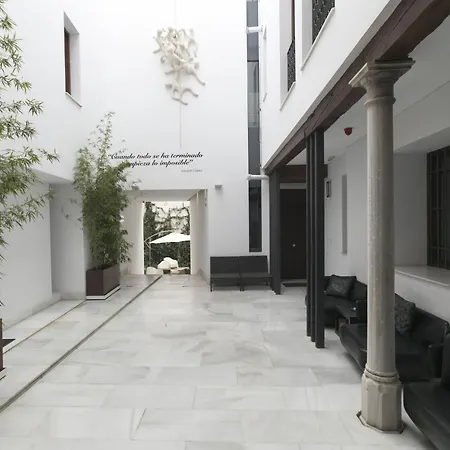 Elvira Aparthotel 3*