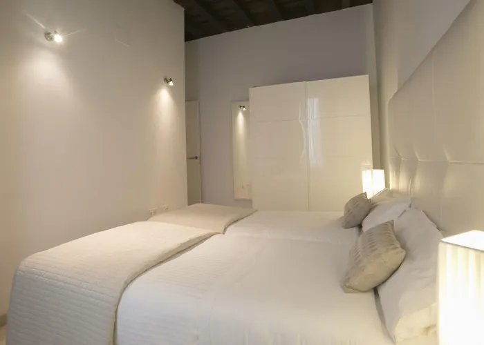 Tuguest Elvira Apart Otel 3*