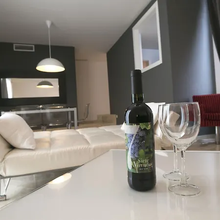 Elvira Apartahotel