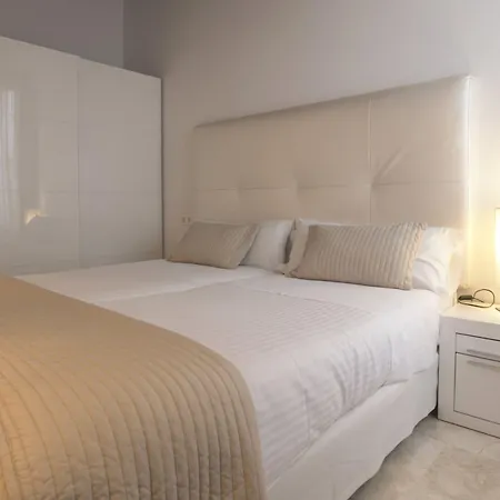 Elvira Apartahotel