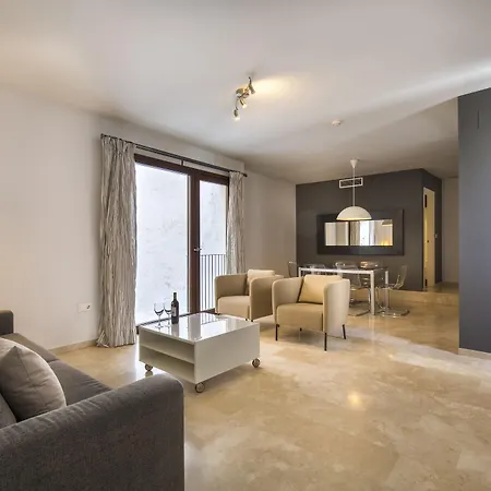 Elvira Apartahotel 3*