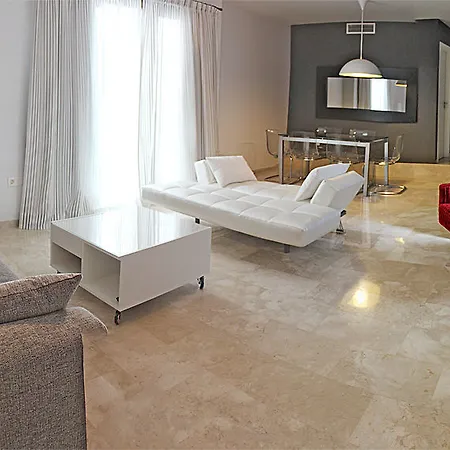 Apartahotel Elvira 3*