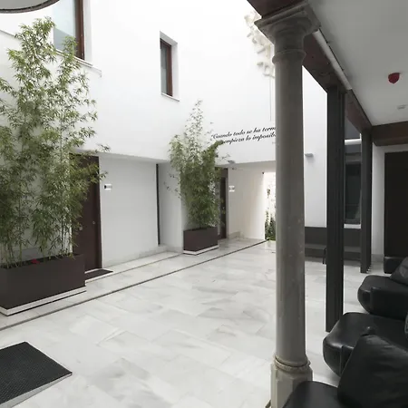 Apartahotel Elvira 3*